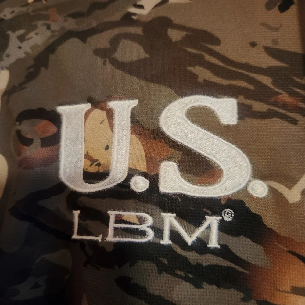 Under Armour‎ Camouflage Hoodie with U.S. LBM Logo Size Small NWT